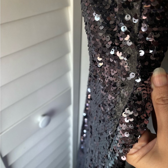 Beaded gown - Picture 7 of 8